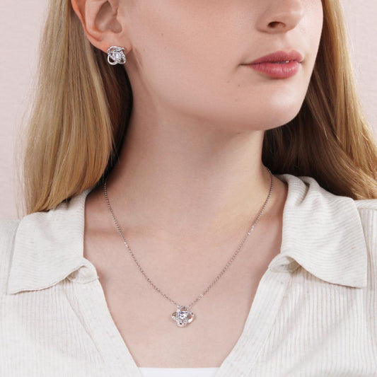 “She Didn't Have To… But She Did 💖 — Bonus Mom Necklace Gift Set”